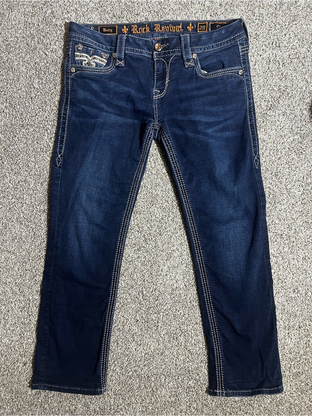 Rock Revival Betty Crop Jeans Size 29 | Embellished Fleur-de-Lis Pockets